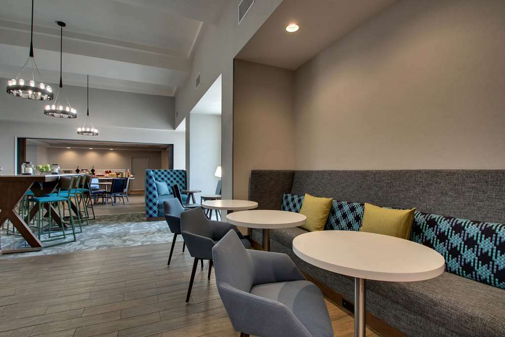 Hampton Inn & Suites By Hilton Саутпорт Интерьер фото
